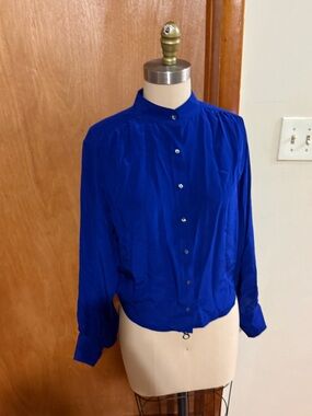 NWT CLUB MONACO Classic Women's Royal Blue Button-Up Blouse